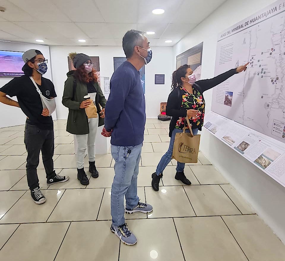 Expo «Huantajaya y la minería de la plata» conquista interés de visitantes de Mall ZOFRI