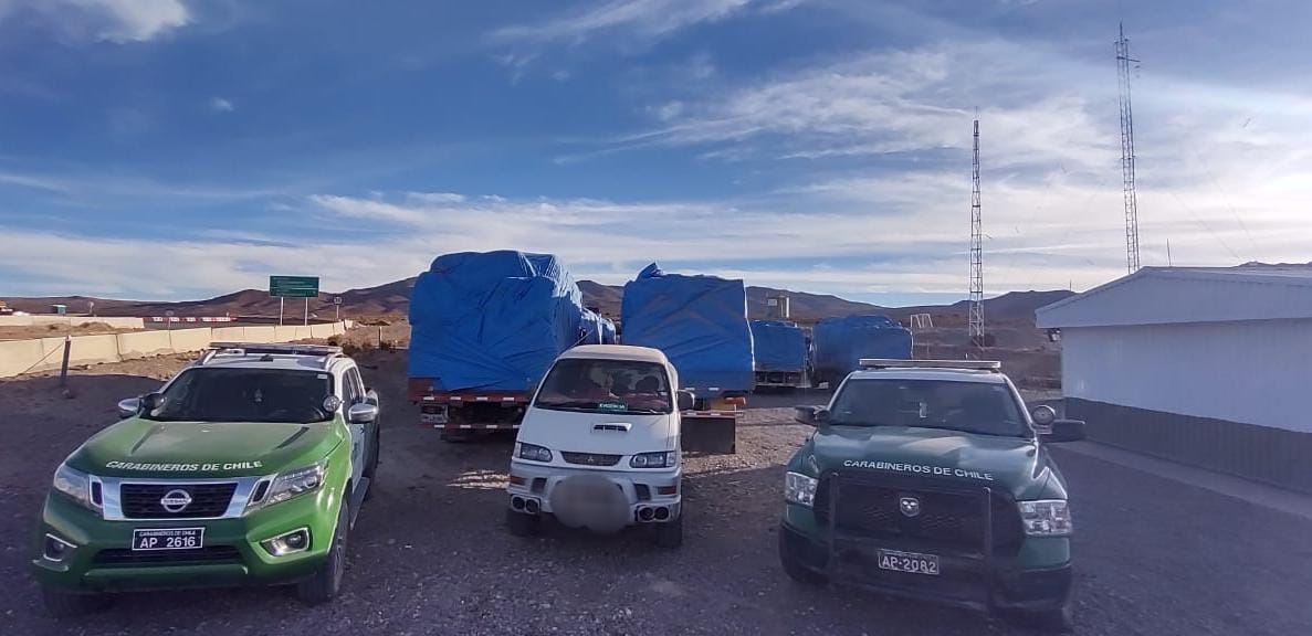 Detienen en Ujina a diez personas que transportaban mercadería de contrabando en 8 camiones