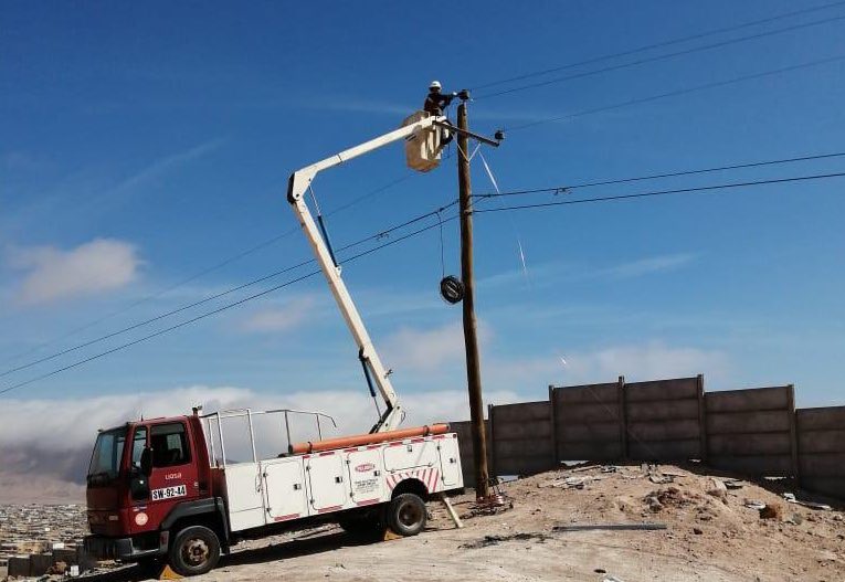 Robo de conductor de cobre daña línea de media tensión que energiza Cerro Tarapacá; ya fue reparada