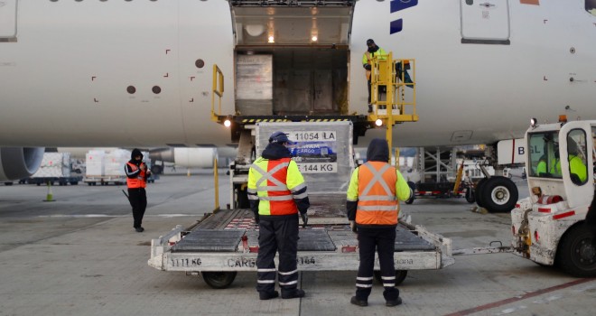 MTT y Justicia reciben dos cargamentos con más de 450 mil dosis de vacunas Pfizer