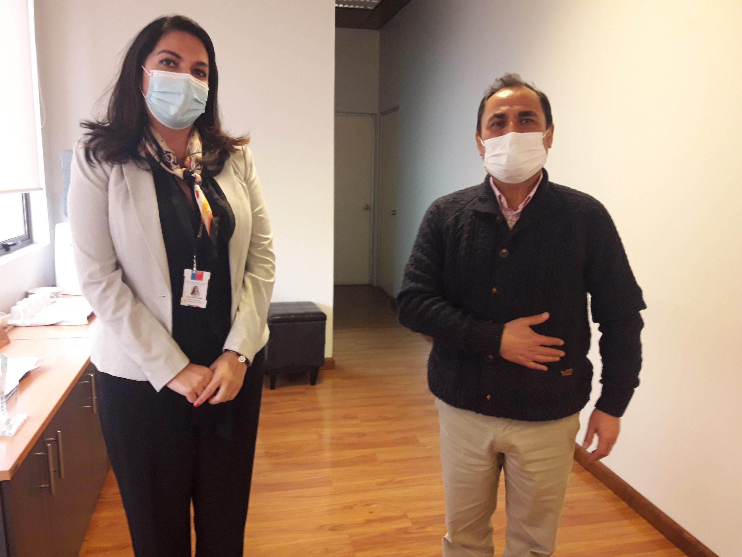 SernamEG Tarapacá y Municipio de Alto Hospicio analizaron apoyos programáticos para mujeres de la comuna