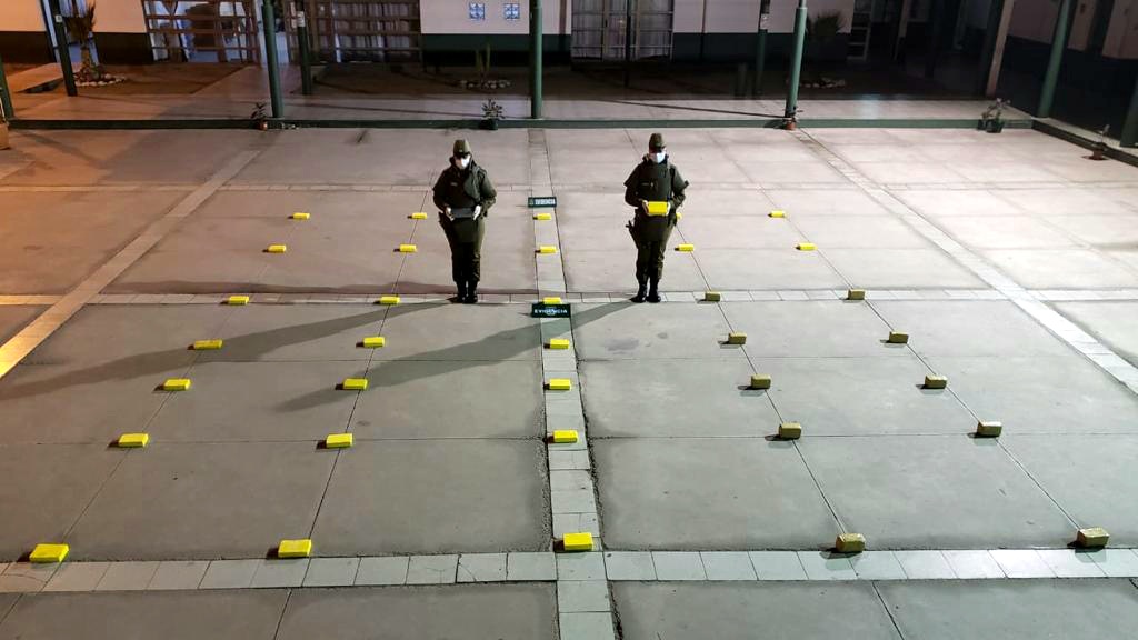 Detenido por tráfico de drogas en Ruta A-16: Portaba 39 kilos de pasta base y clorhidrato de cocaína