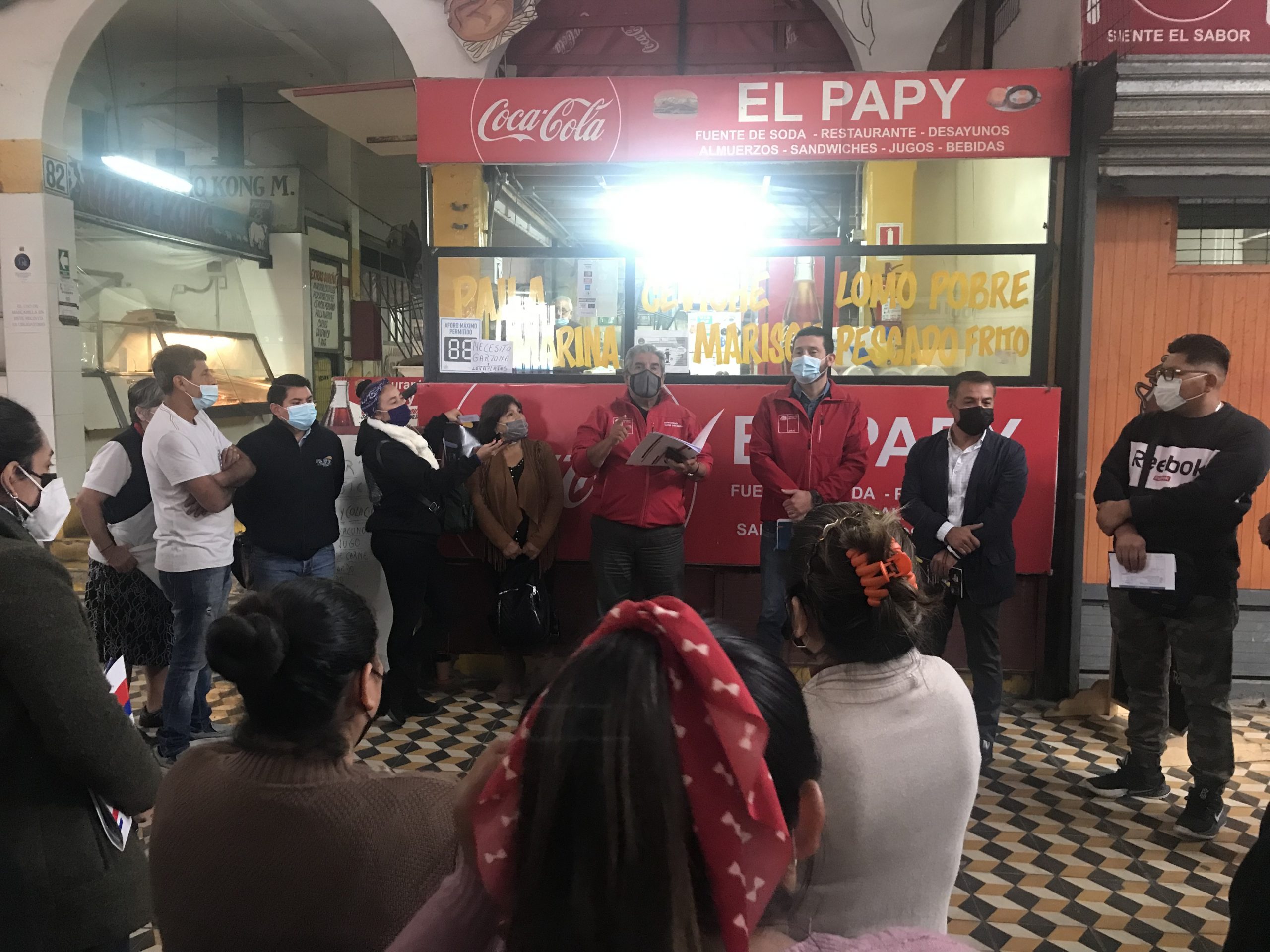 En el Mercado Centenario informan del Bono de Alivio para Micro y Pequeñas Empresas