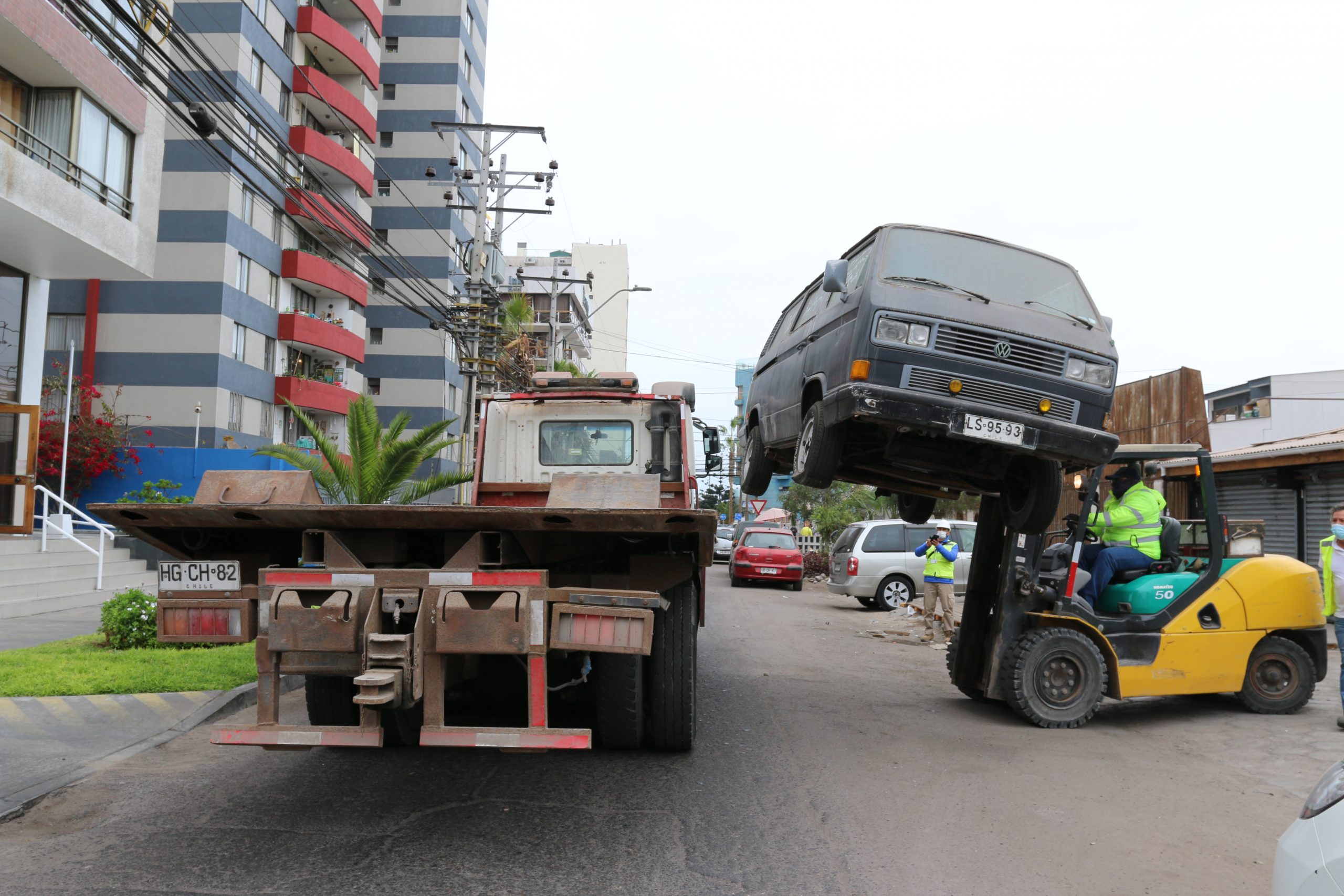 Municipalidad de Iquique retiró 286 vehículos abandonados desde calles de la comuna durante 2021