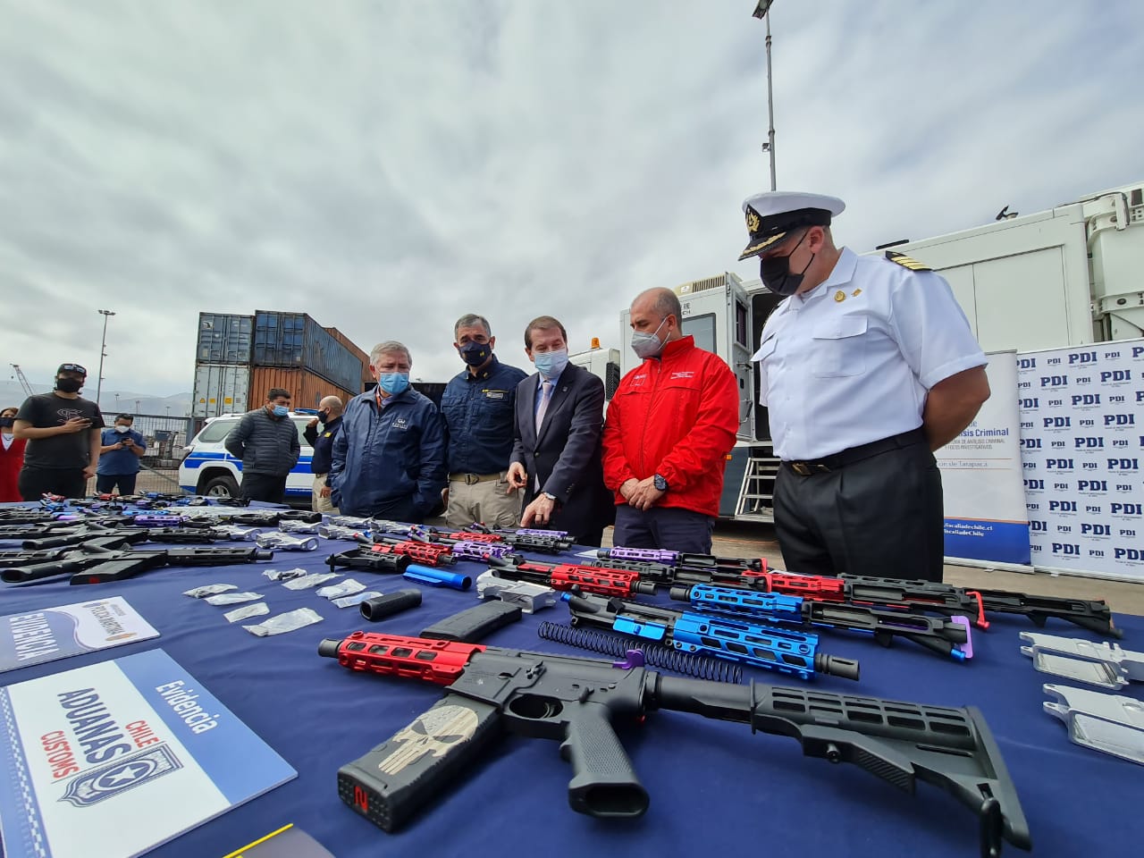 Contrabando de armas en Iquique: Aduanas intercepta piezas para armar 30 fusiles