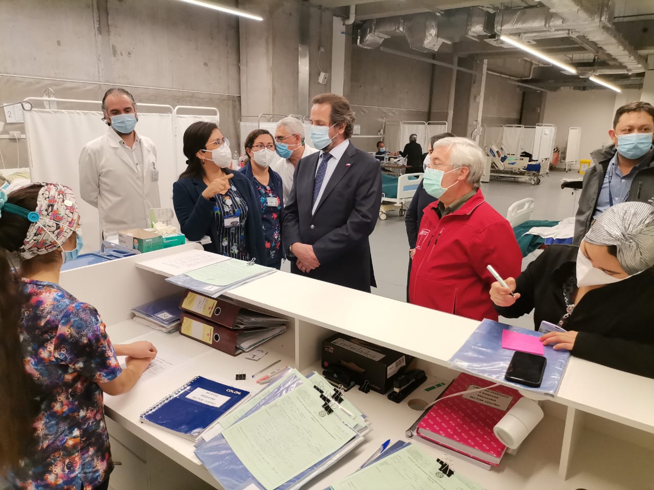 Subsecretario recorre UPC del Hospital Regional de Iquique y la extensión en el Estadio Tierra de Campeones
