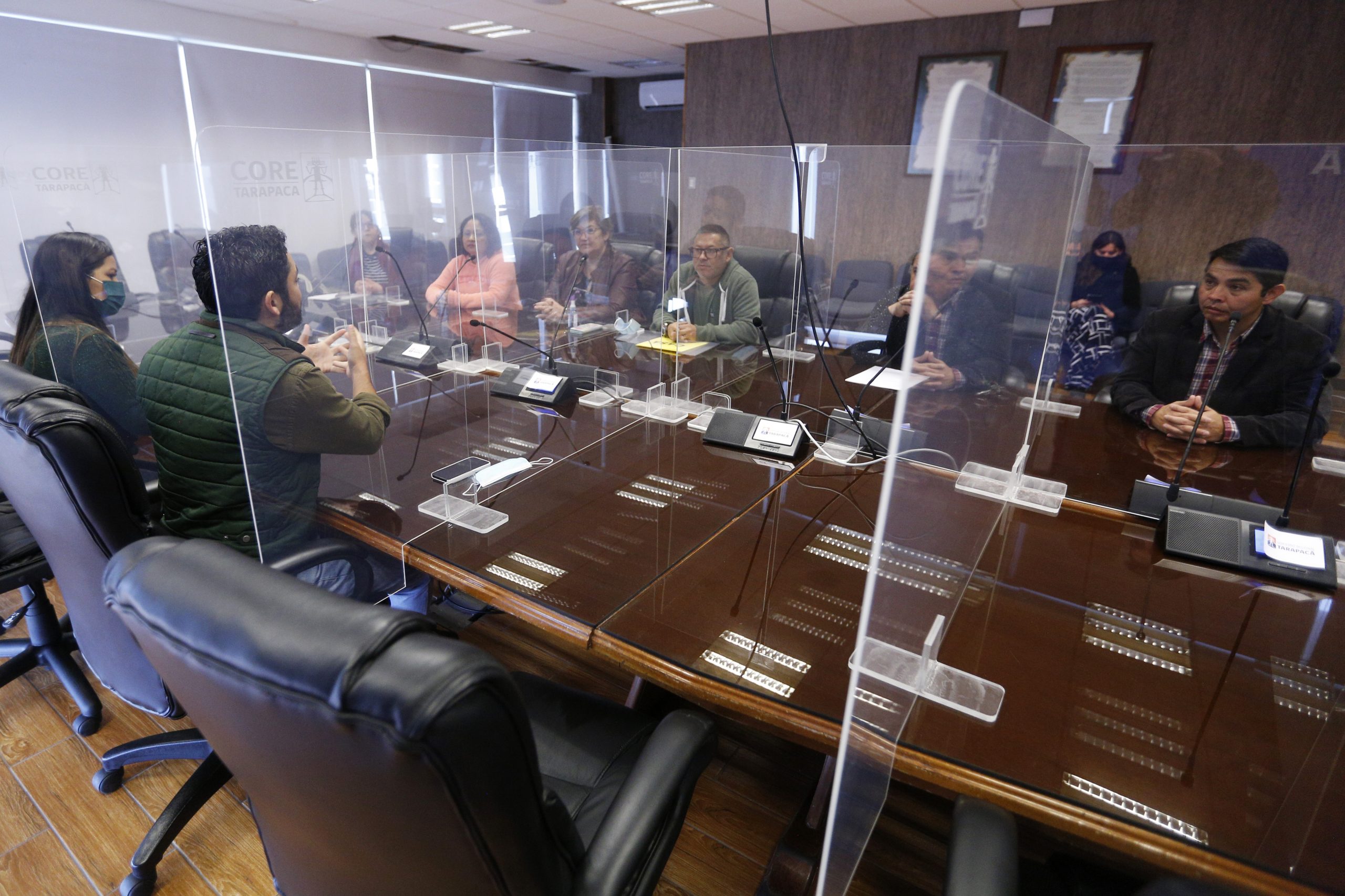 Incendios en el centro de Iquique: Gobernador inició mesa de trabajo con dirigentes vecinales