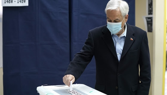Presidente Piñera vota en primarias presidenciales: «Convoco a todos mis compatriotas a expresar su voz»
