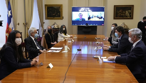 Presidente Piñera encabeza reunión con comisión para el desarrollo económico del país