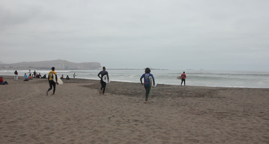 Amigos de Ale Díaz dijeron presente en certamen de Surf en Playa Las Machas