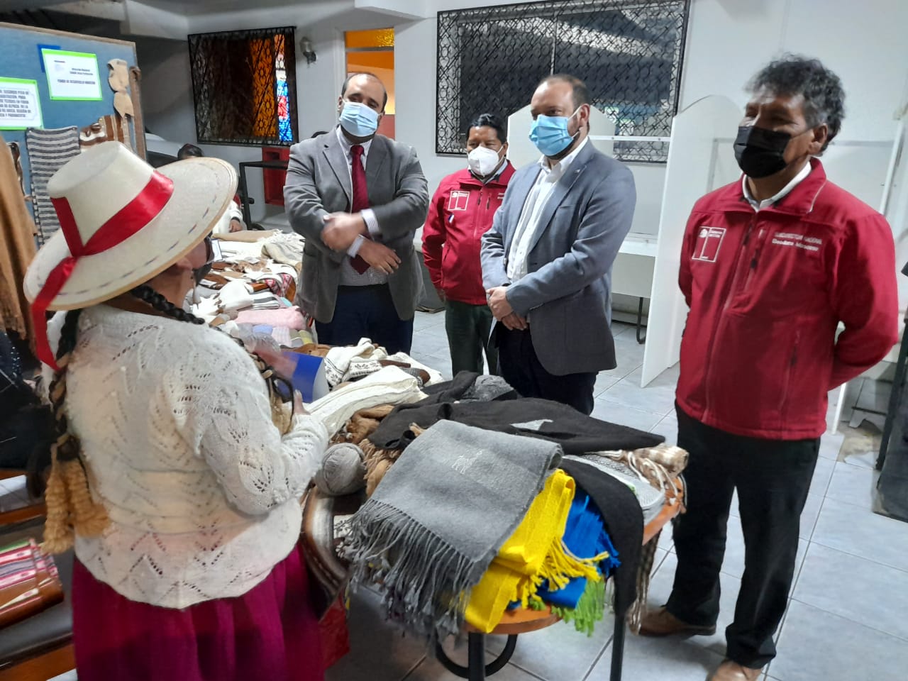 Tejedoras aymaras salen al mundo con productos de alpaca gracias al apoyo de CONADI y ProChile