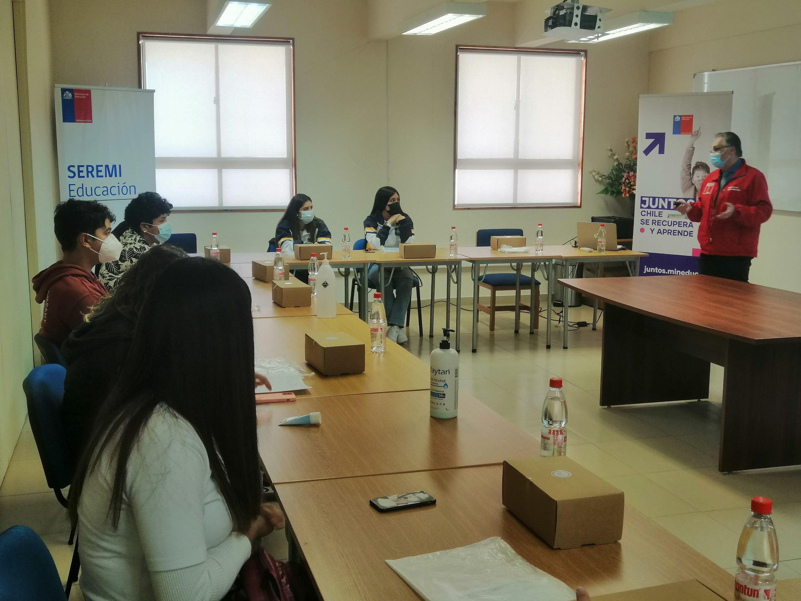 Estudiantes de Iquique y Alto Hospicio participan en Cabildo “Juntos, Chile se recupera y aprende”