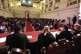 Convencionales aprueban reglamento que fija asignaciones en $4 millones