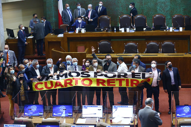 Cuarto retiro: Mejora estructural al sistema de pensiones y temores económicos centraron debate