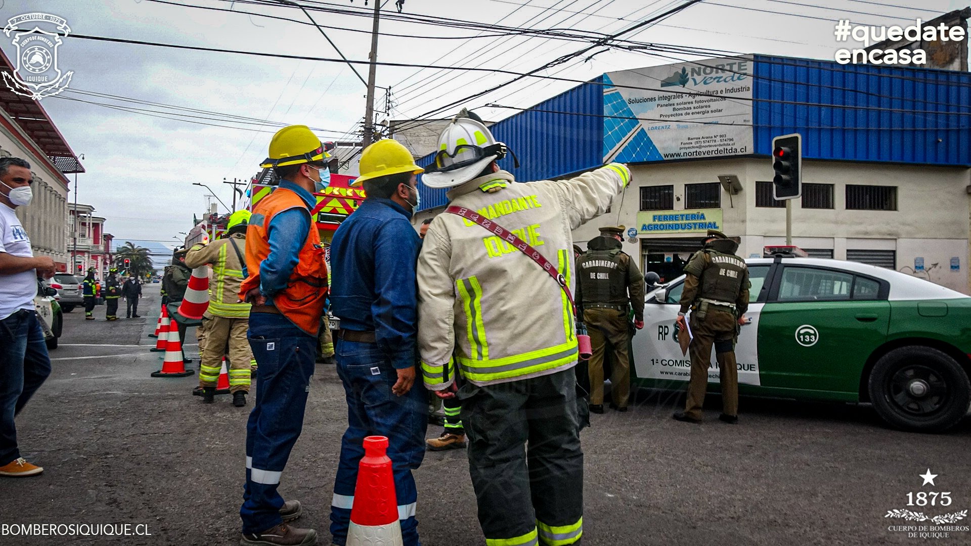 Un muerto y un herido tras choque a poste de calle Latorre con Barros Arana