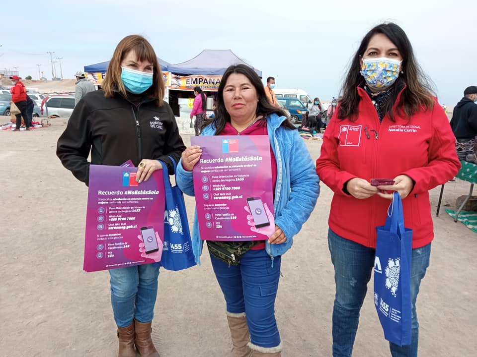En Feria La Quebradilla el SernamEG Tarapacá continuó la difusión territorial de la red de apoyo para mujeres