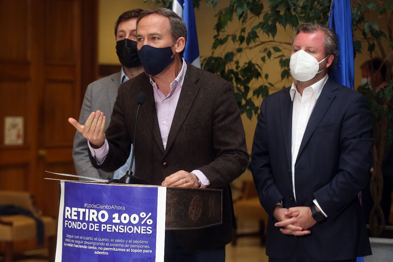 Diputados UDI reingresan proyecto de retiro del 100% de los fondos de pensiones