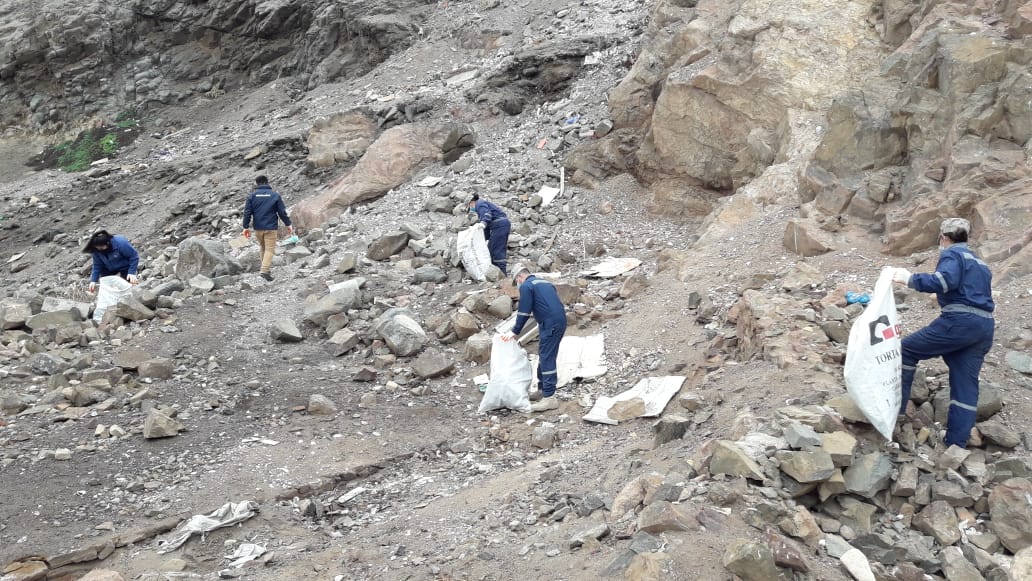 Retiran más de 100 kilos de basura del borde costero y fondo marino de Pisagua