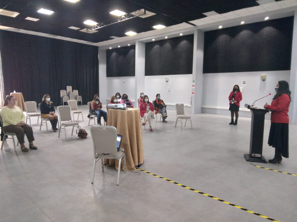 Conversatorio abordó la realidad de la pandemia, liderazgo y la innovación de las tarapaqueñas