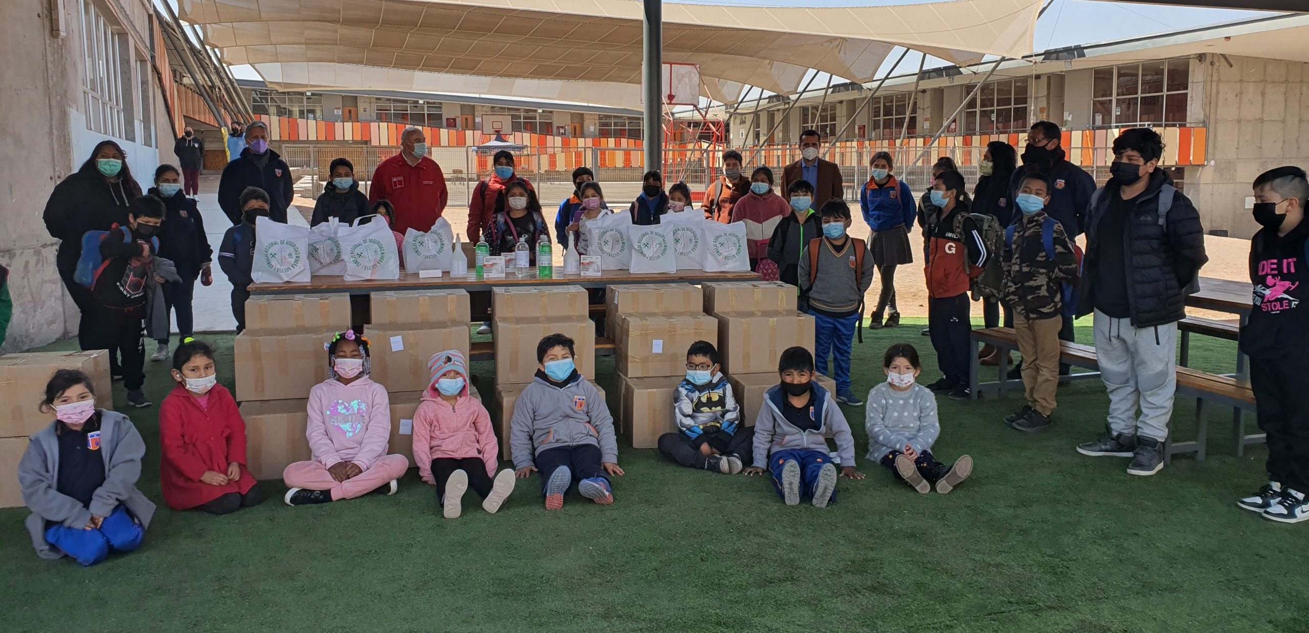 CORESEMIN Tarapacá y Seremi de Minería donaron 200 kit de prevención Covid-19