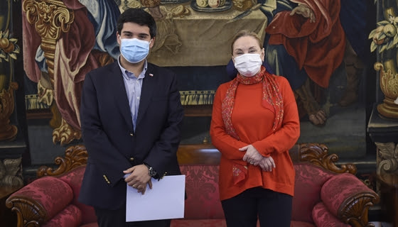 Primera Dama destaca entrega de títulos de dominio para adultos mayores: Se espera llegar a 8 mil este año