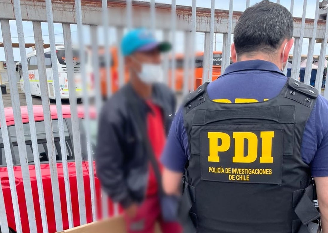 PDI Tarapacá denunció a 35 extranjeros irregulares a la autoridad administrativa