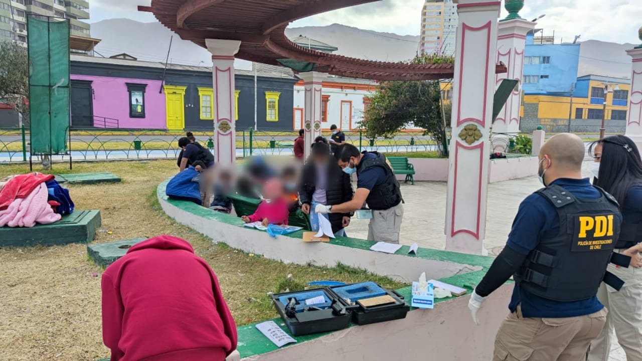 PDI Tarapacá realizó fiscalizaciones de extranjeros en borde costero y terminal de buses