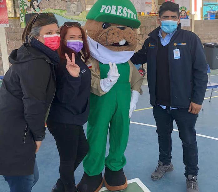 Forestín en Escuela la Básica de Mamiña ayuda a reactivar el Huerto Escolar