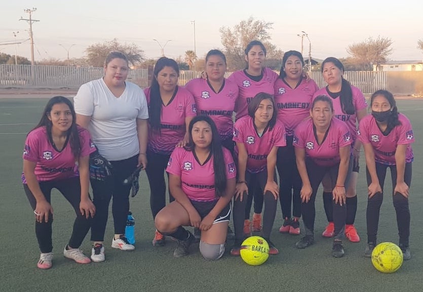 Equipo femenino de fútbol de Pozo Almonte se impuso 3 a 1