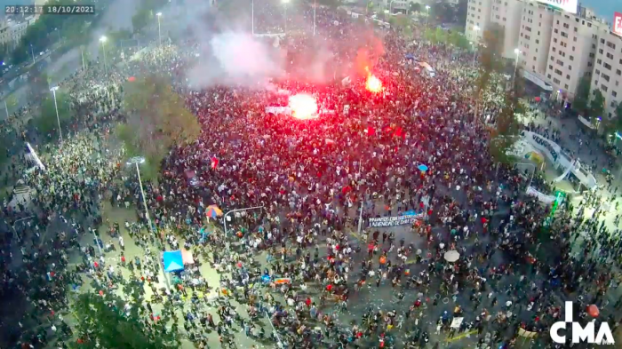 Balance policial 18-O: 2 muertos, 45 carabineros lesionados y 244 detenidos por saqueos