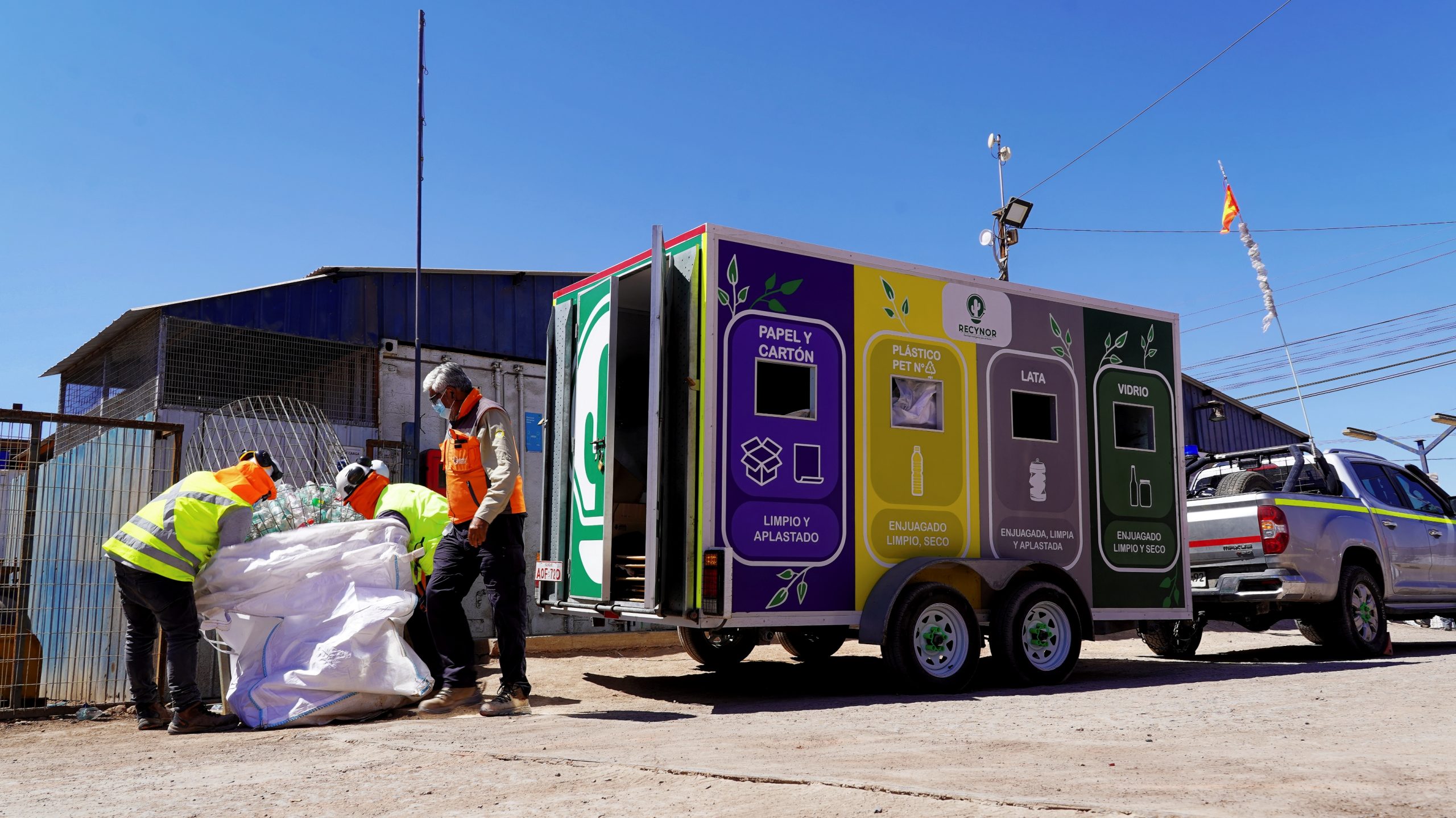 Faena Nueva Victoria de SQM implementa robusto plan de reciclaje junto a empresa local de Tarapacá