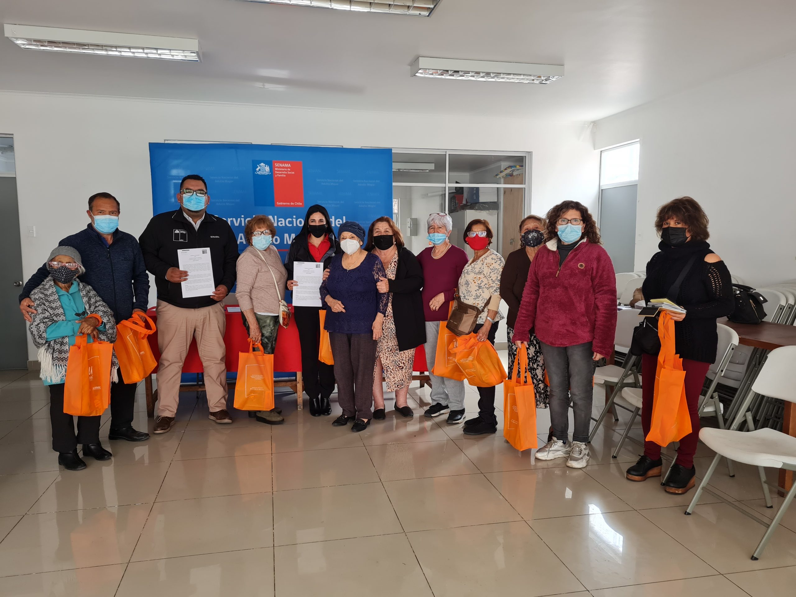 Sernac y Senama Tarapacá firman convenio en beneficio de las personas mayores de la región