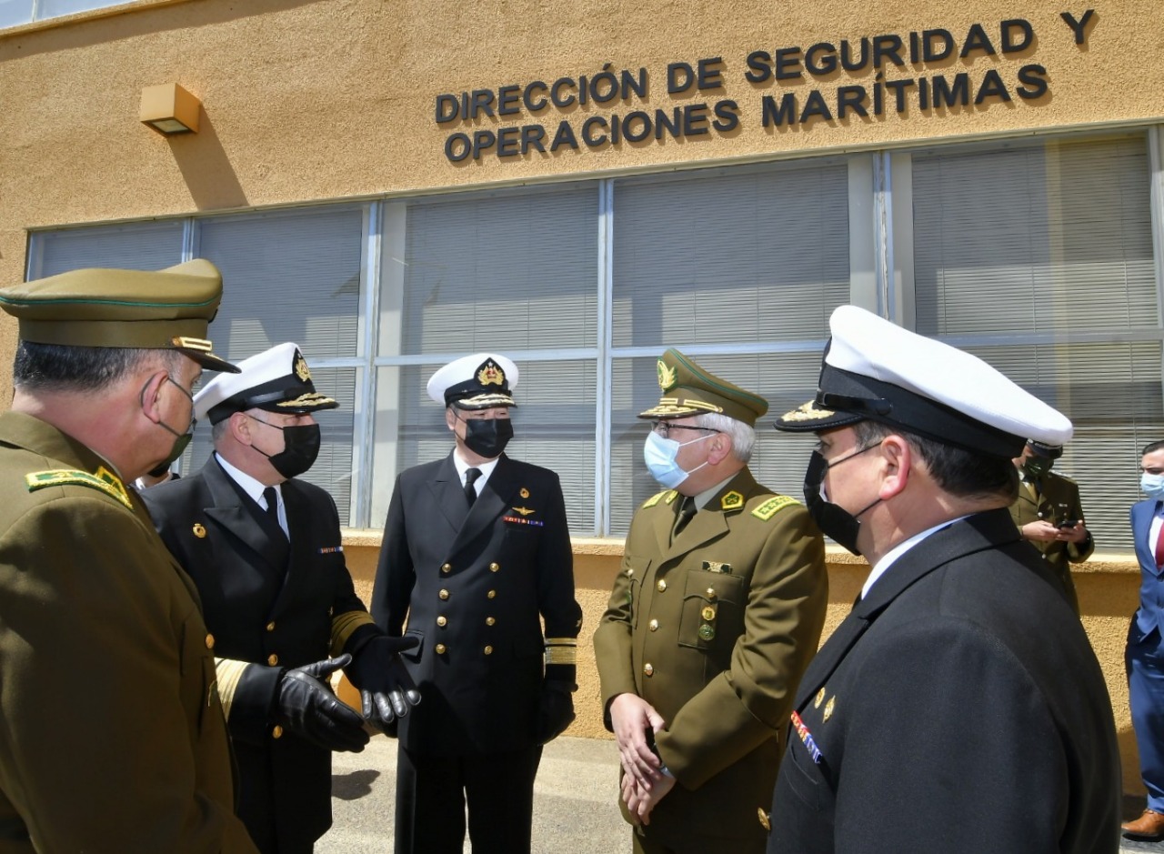 Armada y Carabineros de Chile firman convenio de colaboración en materias investigativas