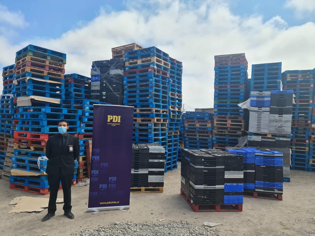 PDI Tarapacá detiene a pareja por sustraer cajas para transportar mercadería en supermercados avaluadas en $15.300.000