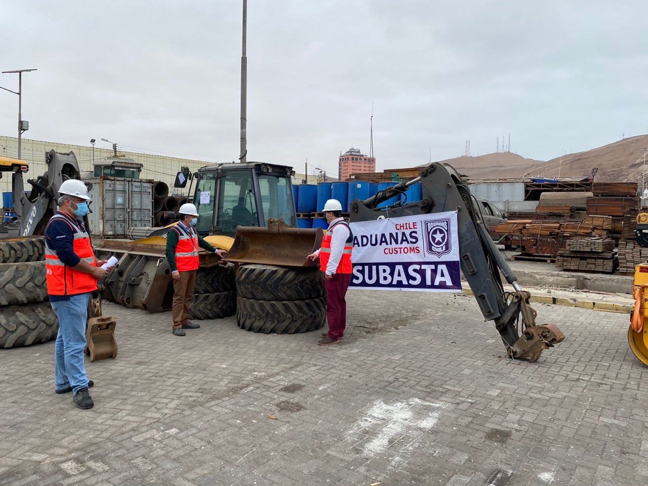 Subasta Electrónica: Seremi de Hacienda y Director Regional de Aduanas destacaron proceso que incluye mercancías almacenadas en Arica