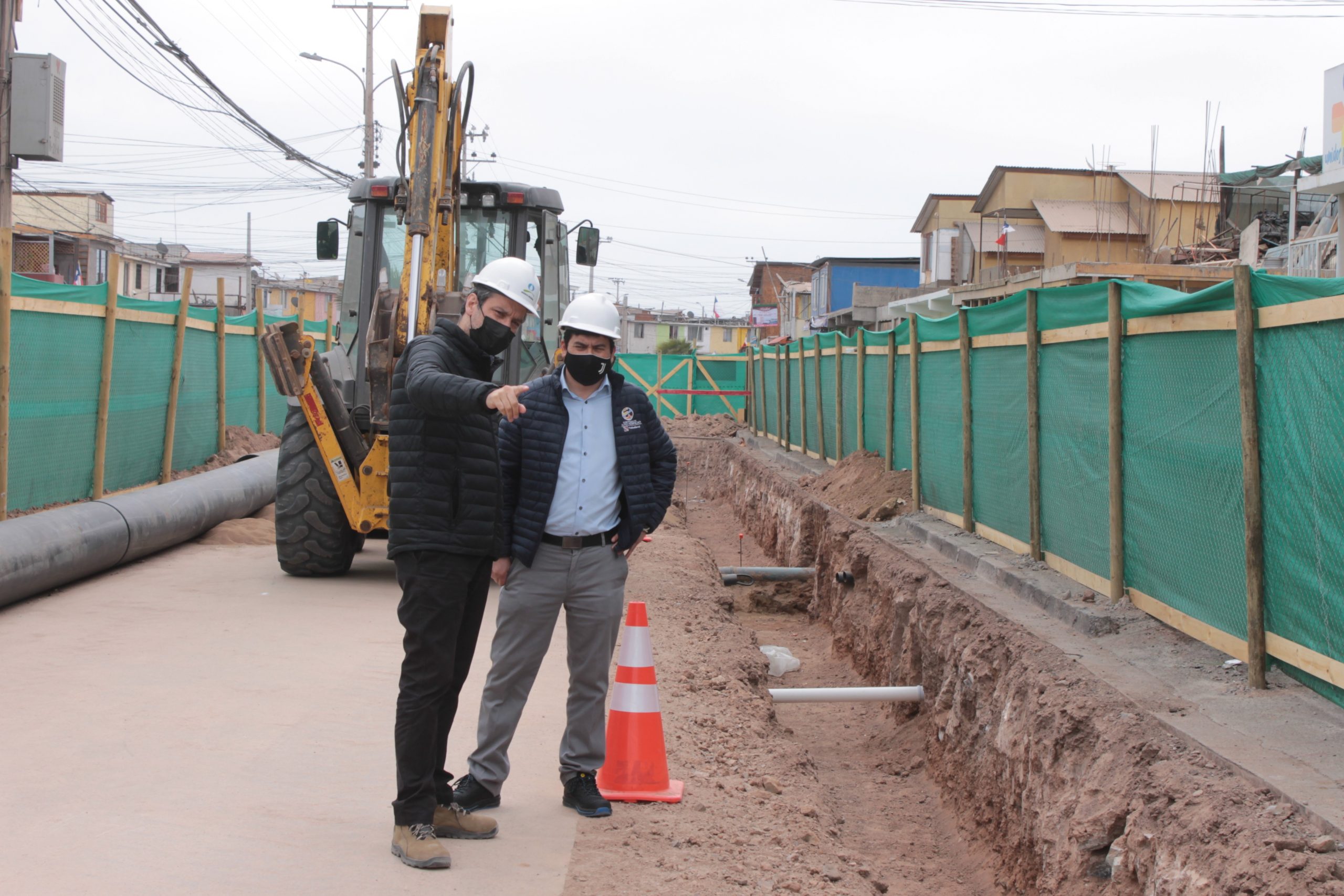 Aguas del Altiplano inicia renovación de colector público en avenida Los Cóndores de Alto Hospicio