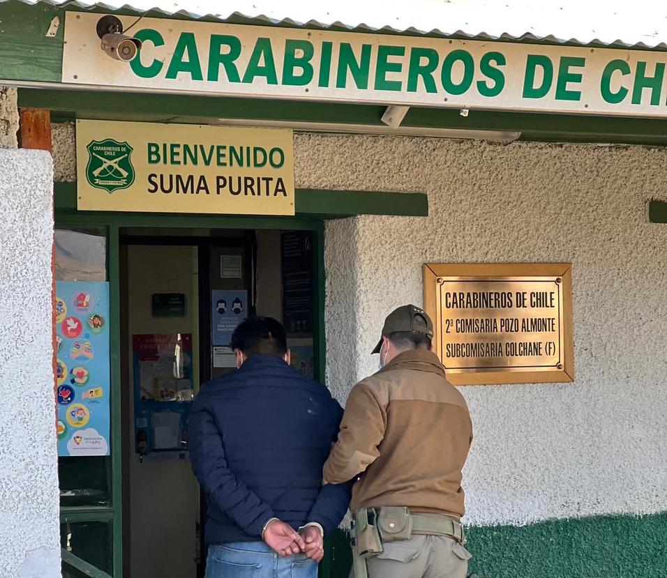 Carabinero de Colchane detiene a dos extranjeros con 8 kilos de droga