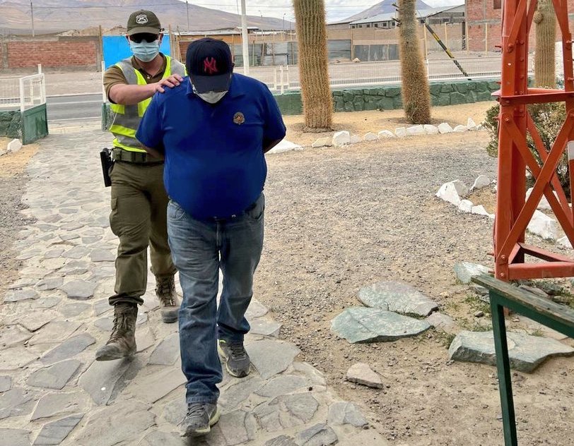 Carabineros detiene a hombre que les ofreció dinero para anular infracción