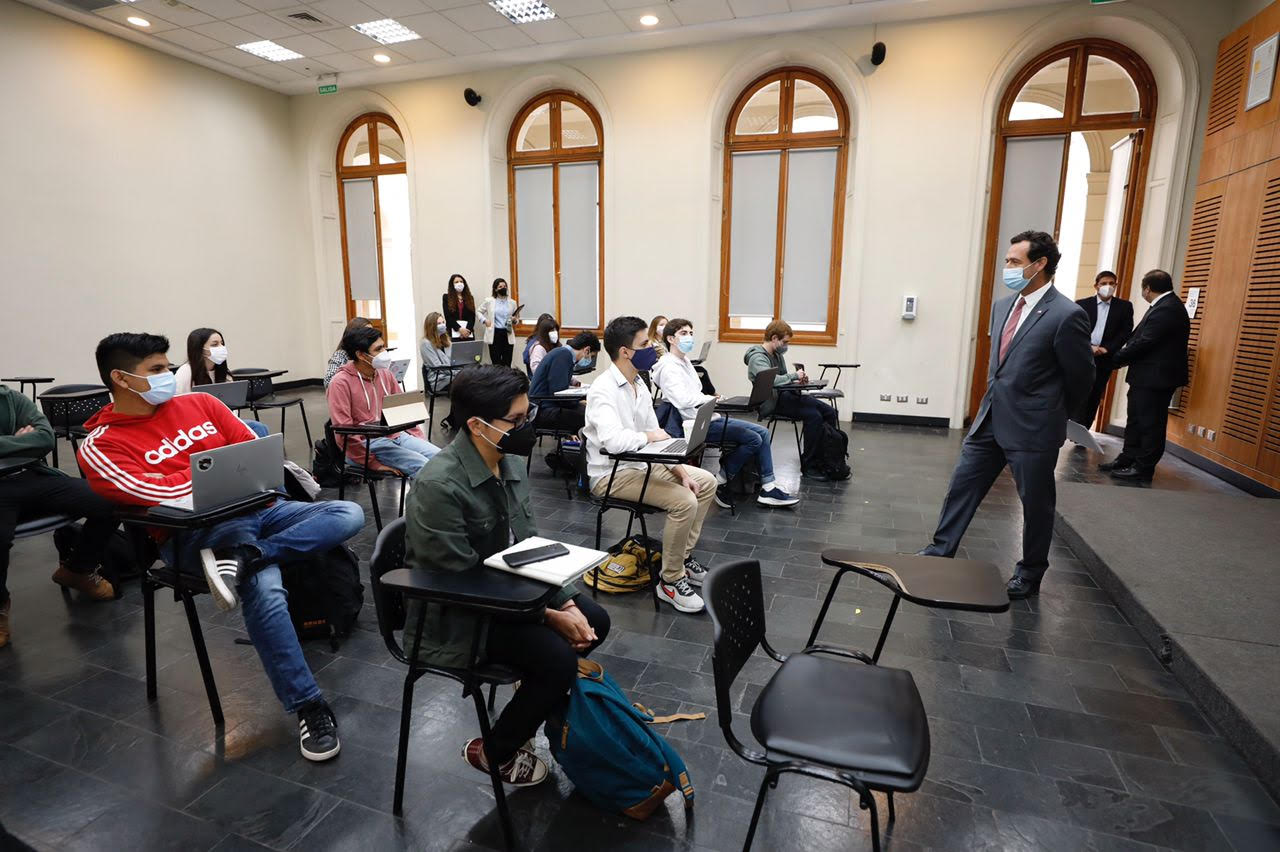 Mineduc: El 90 % de instituciones de educación superior de Tarapacá en condiciones de retornar a clases presenciales