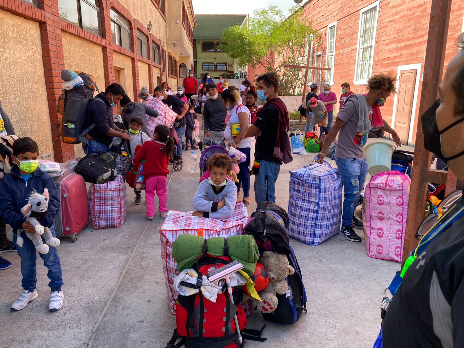 Delegación presidencial coordinó viaje a Santiago de 310 venezolanos que van a  la reunificación familiar