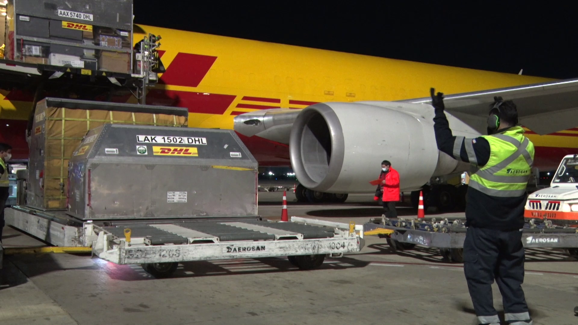 Llega a Chile cargamento con más de 397 mil vacunas Pfizer-BioNTech contra SARS-CoV-2