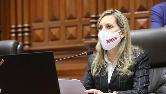 Presidenta del Congreso notifica a Pedro Castillo sobre la moción de vacancia presidencial