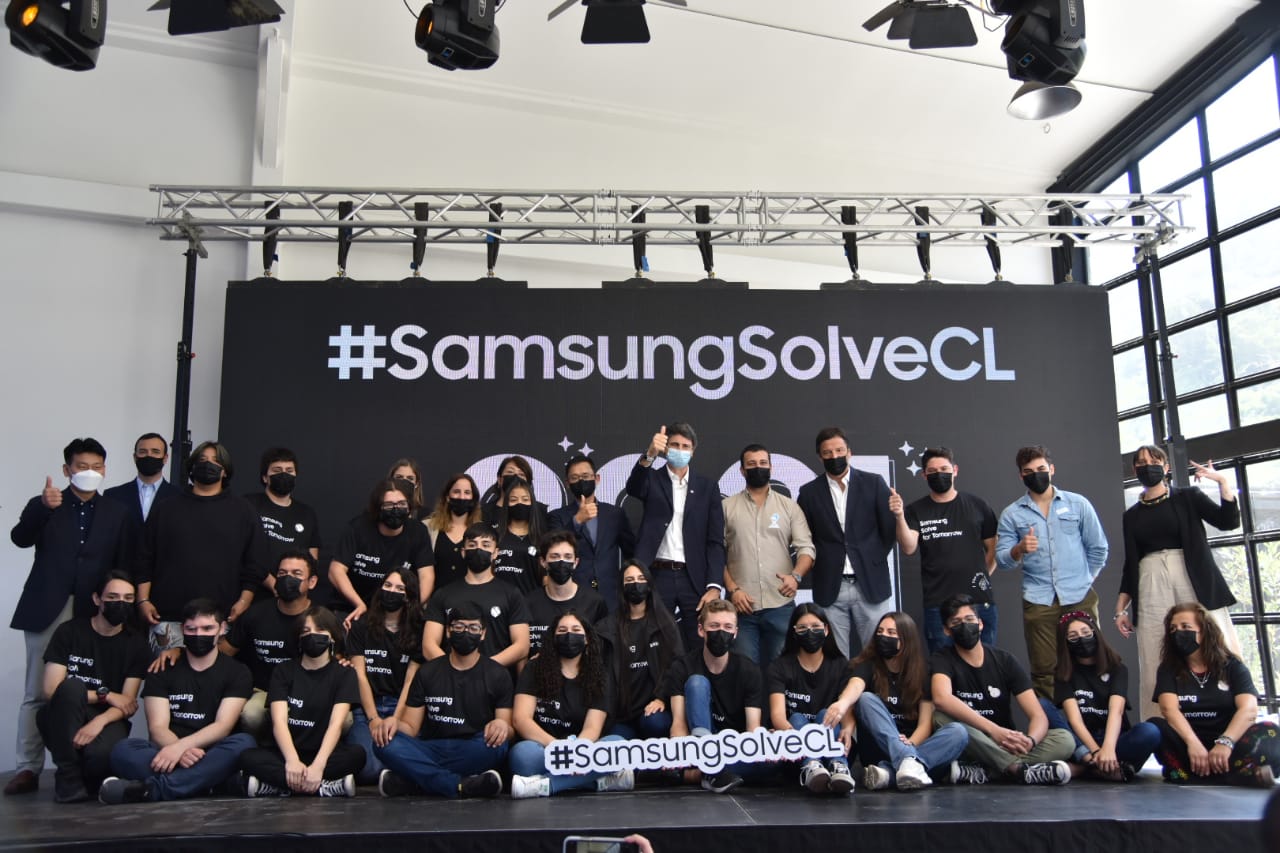 Estudiantes de enseñanza media ganan concurso Samsung Solve for Tomorrow con prototipo de alerta de fugas de gas