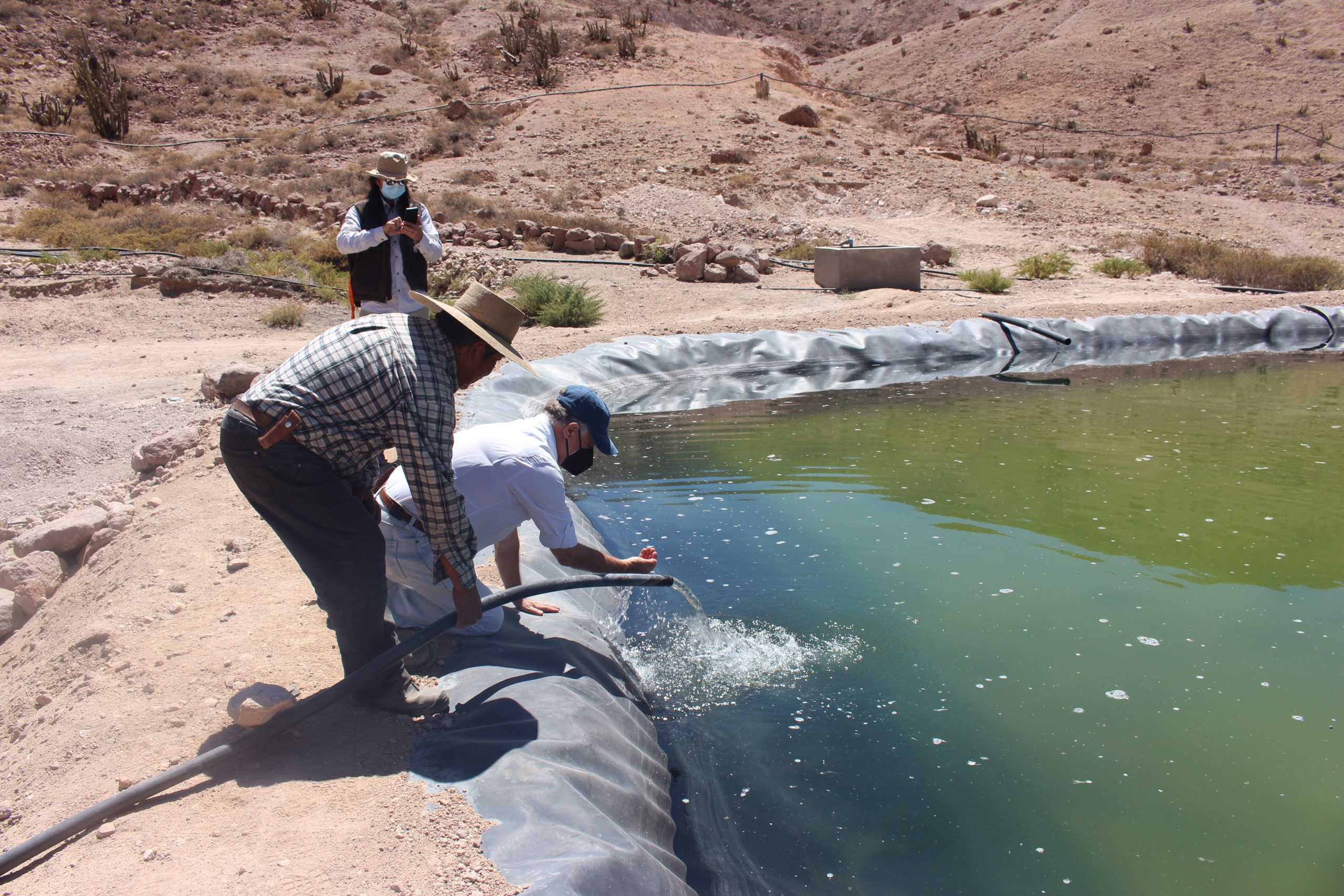 En Soga construyen 7 estanques para almacenamiento y conducción de agua para la agricultura