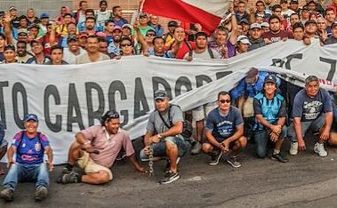 Cargadores llevan tres jornadas (consecutivas) bloqueando acceso a la ZOFRI