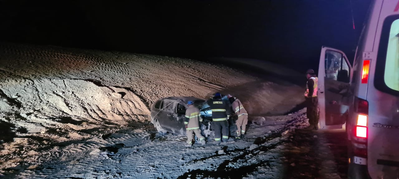 Un muerto y un herido grave en accidente cerca del cruce a Mamiña
