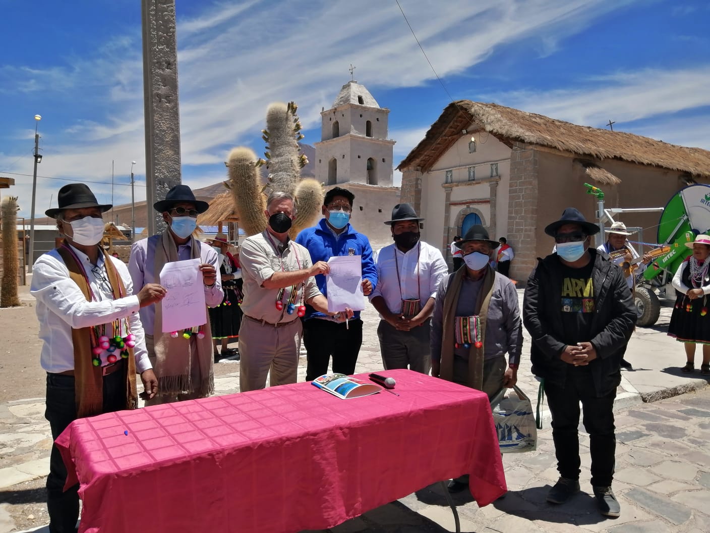 Las Asociaciones Indígenas de Colchane recibieron equipos y maquinarias de riego para agricultura ancestral