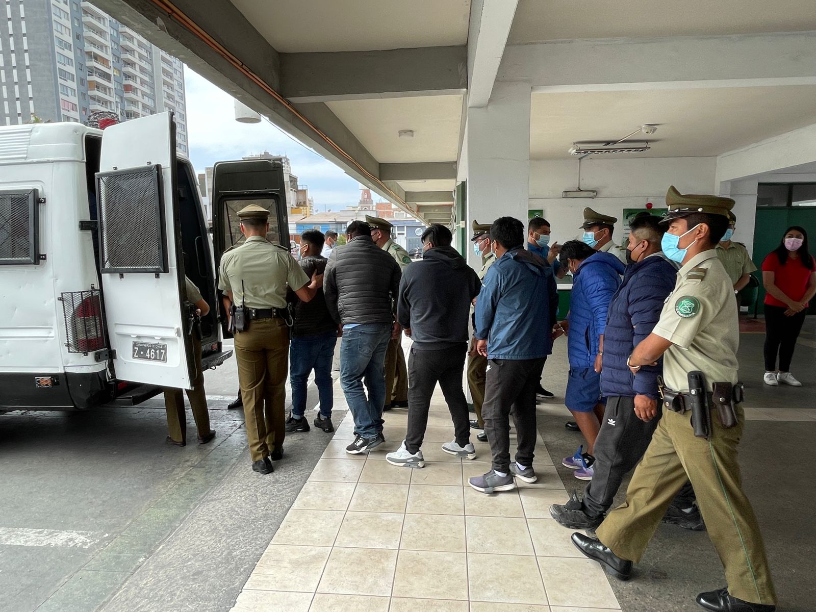 Carabineros desarticuló banda dedicada al tráfico de migrantes en la zona de Colchane: 9 detenidos