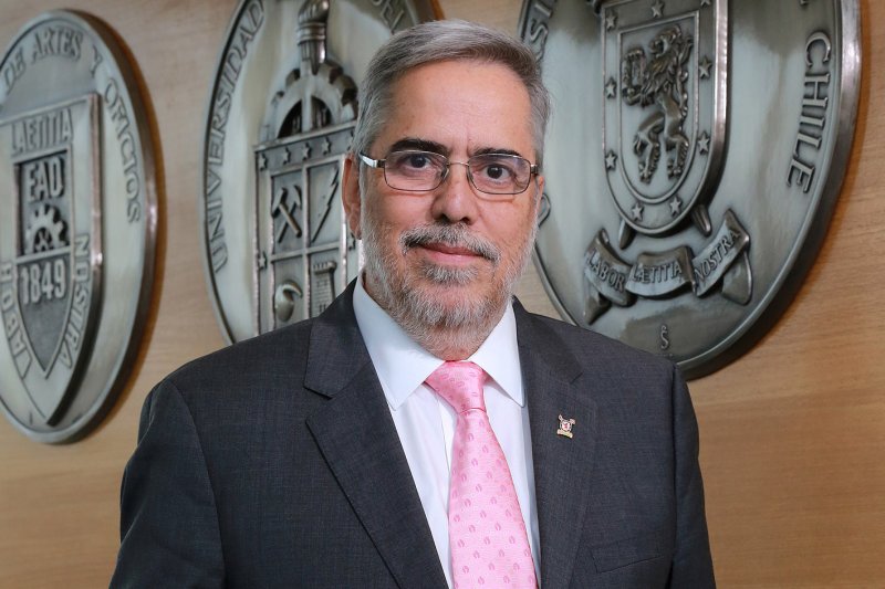 Rector de la Usach reconoce tener grandes expectativas por futuro Gobierno de Gabriel Boric