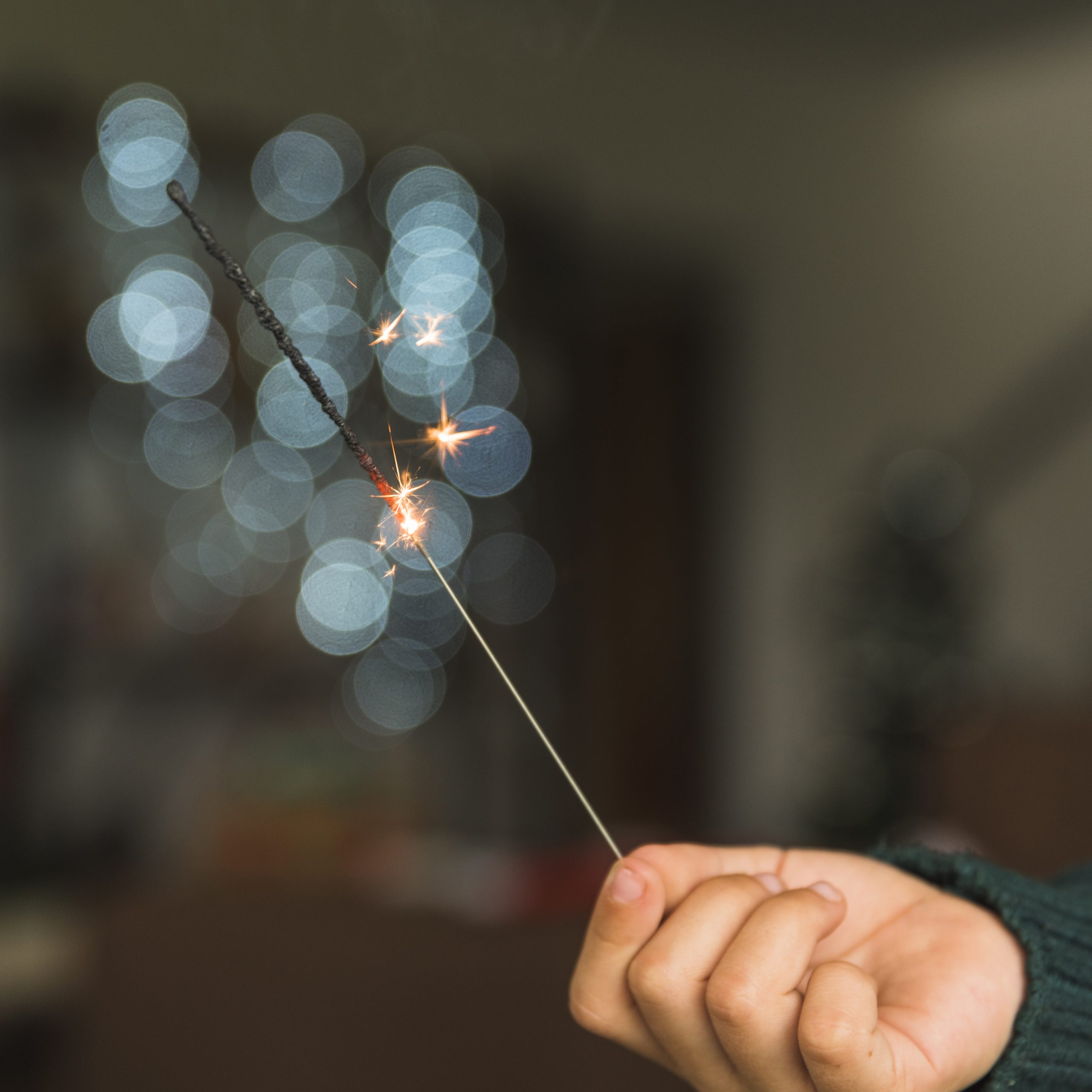 Quemaduras por uso de pirotecnia siguen siendo uno de los mayores peligros durante el cierre del año